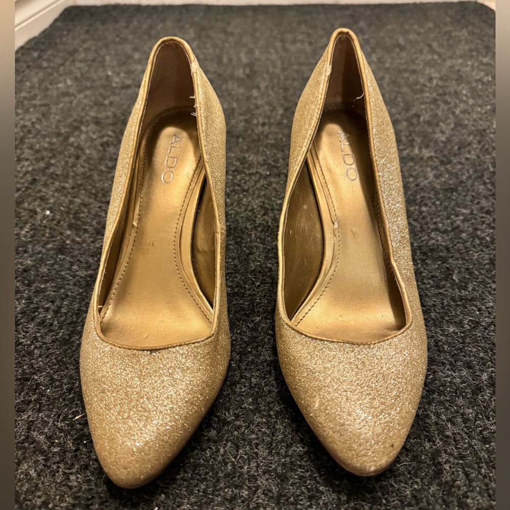 Aldo Gold Heels - Size 8.5 US